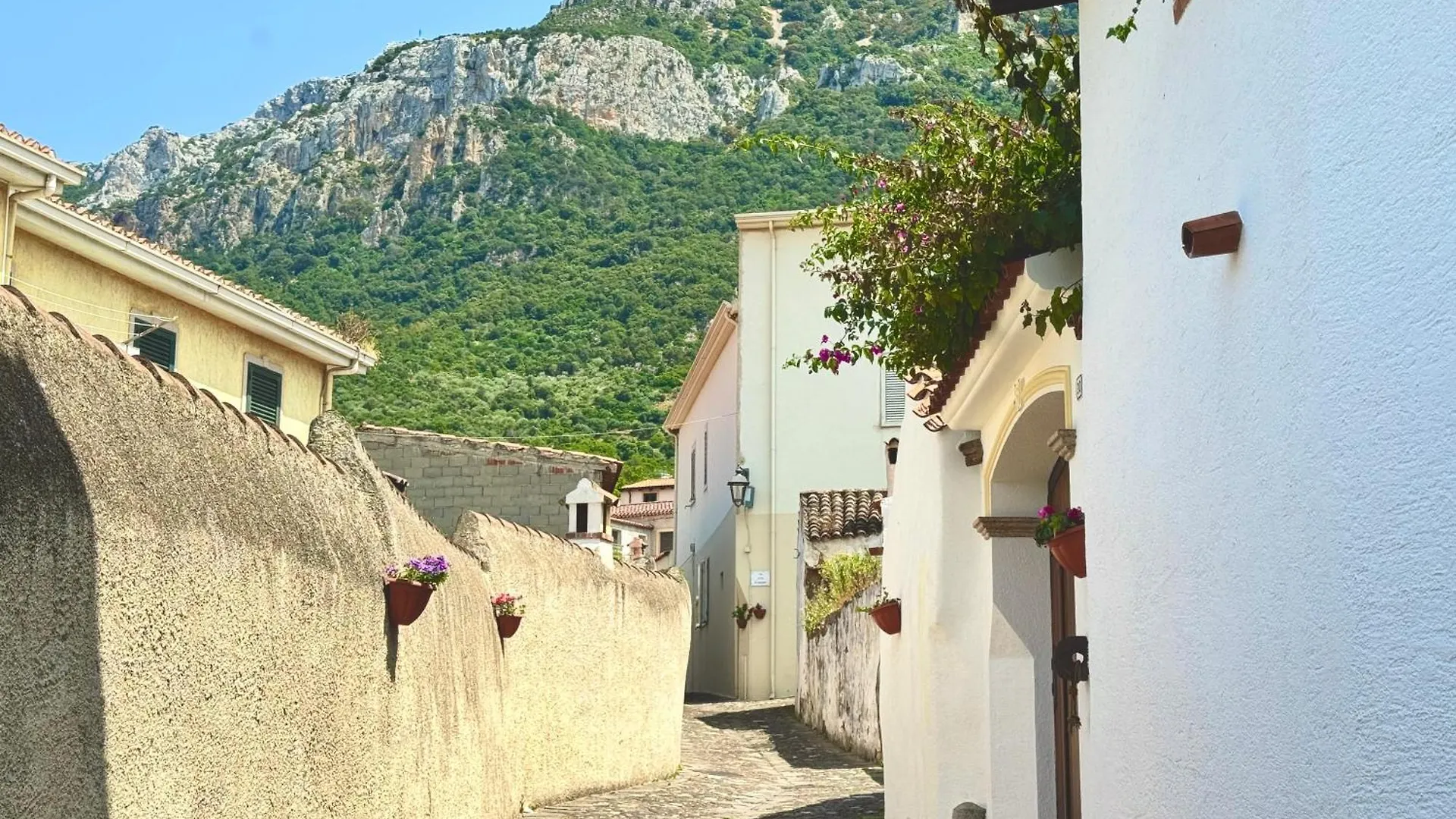 Casa Lia - Independent Apartment In The Gulf Of Orosei Galtellì 0*,  이탈리아
